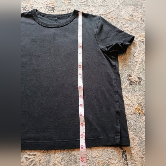 Lululemon | Classic Fit Cotton Blend Short Sleeve Tee | Size 2 - Picture 3 of 4